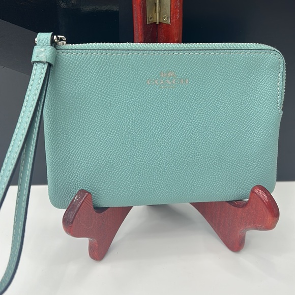 Coach leather Wristlet, EUC - Picture 4 of 5